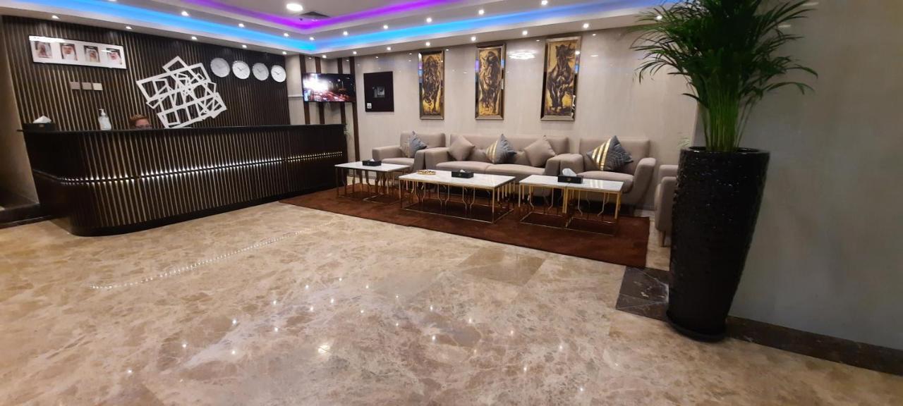 Sirius Tower Aparthotel Манама Екстериор снимка