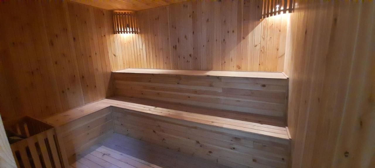Sirius Tower Aparthotel Манама Екстериор снимка