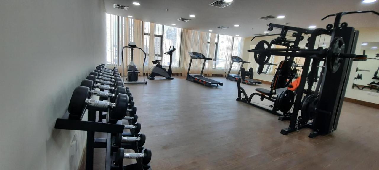 Sirius Tower Aparthotel Манама Екстериор снимка