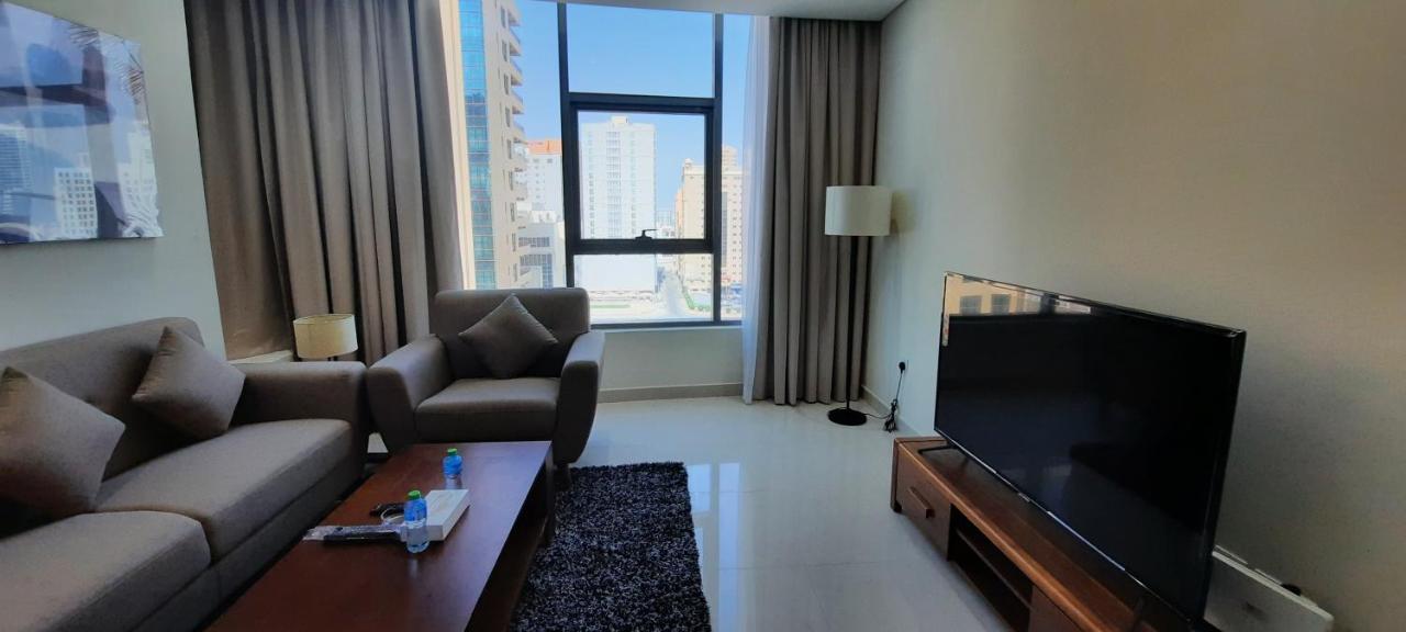 Sirius Tower Aparthotel Манама Екстериор снимка