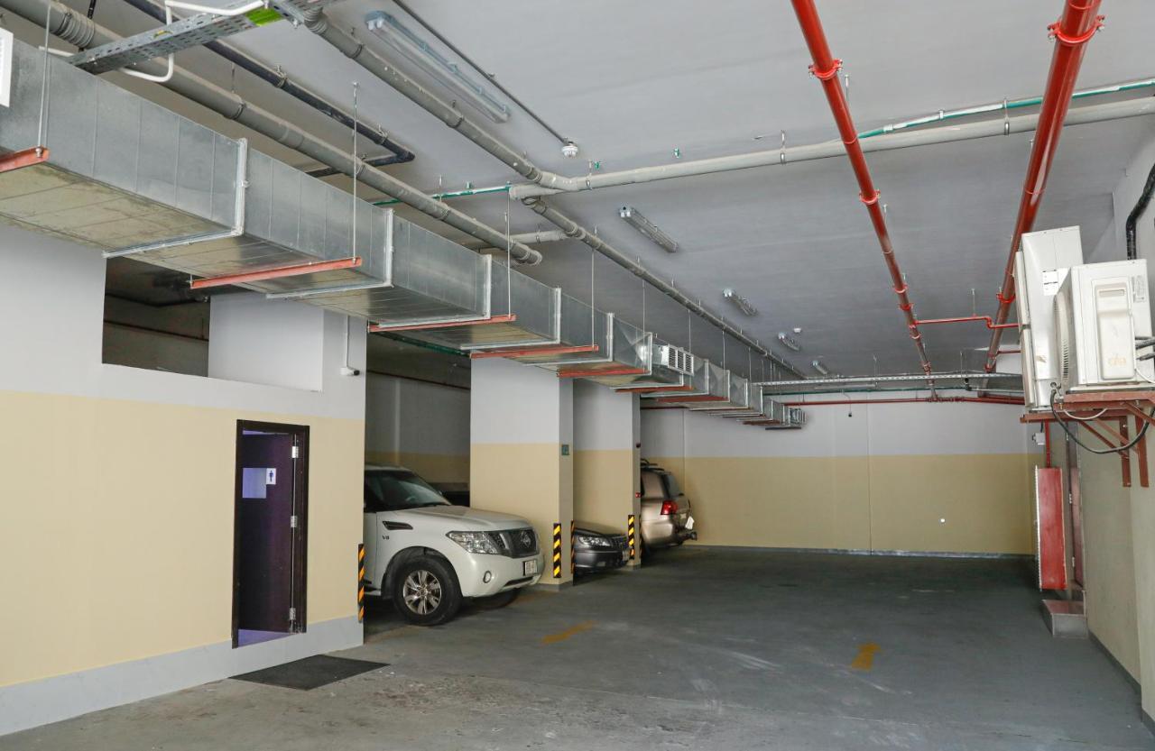 Sirius Tower Aparthotel Манама Екстериор снимка