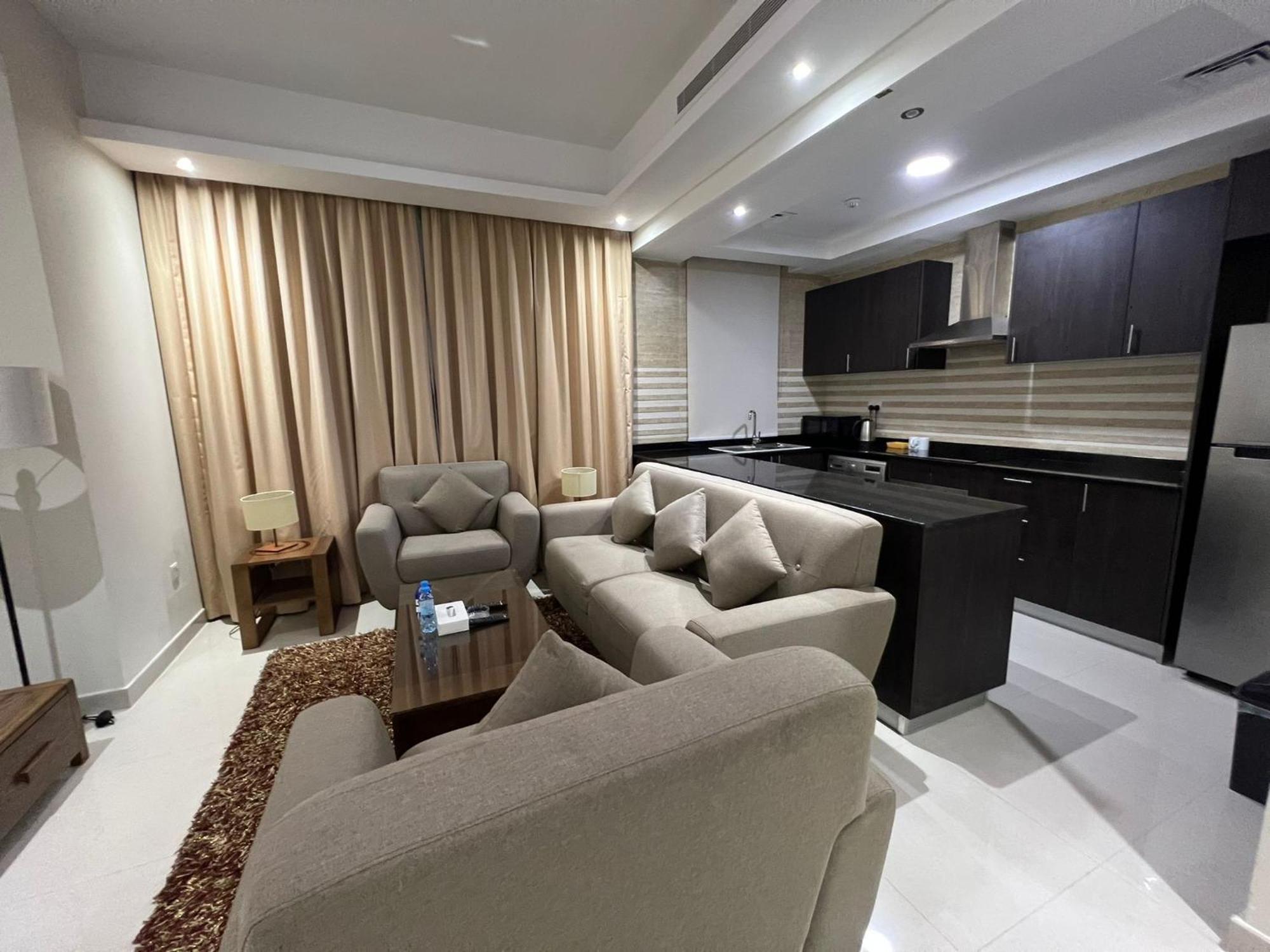 Sirius Tower Aparthotel Манама Екстериор снимка
