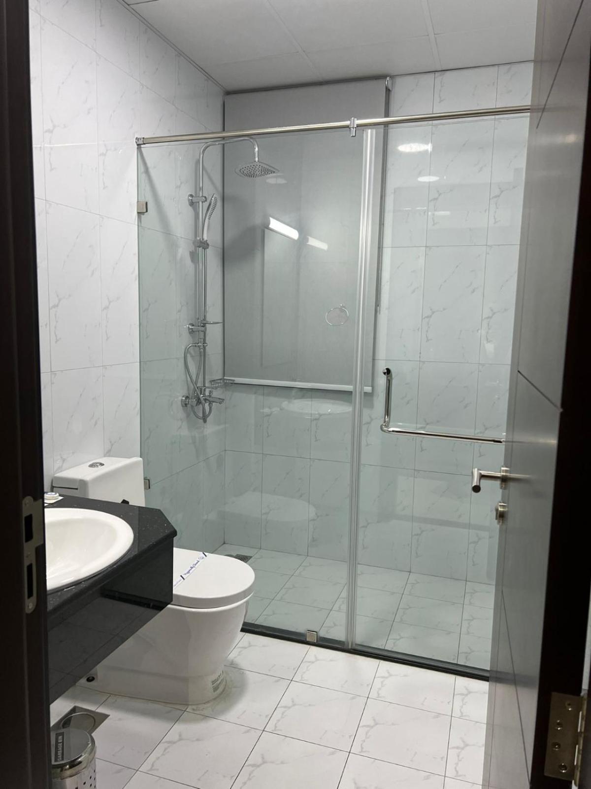 Sirius Tower Aparthotel Манама Екстериор снимка